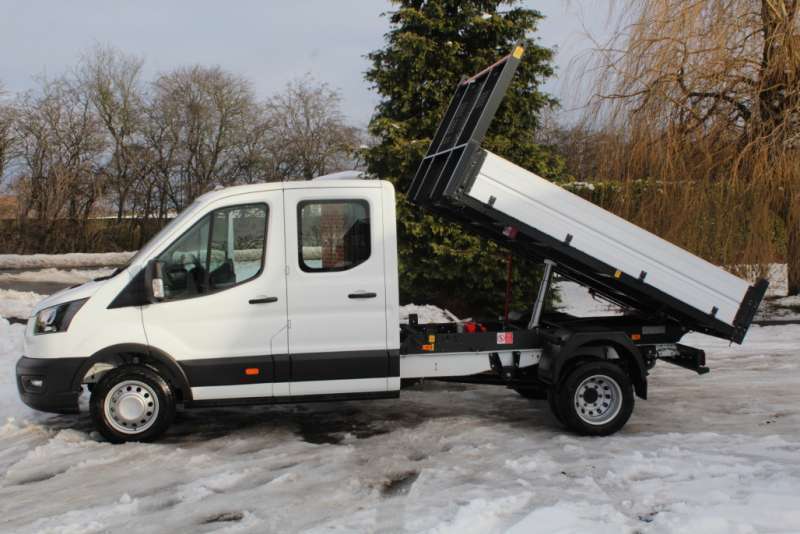 This is the Transit Double Cab Tipper vehicle.