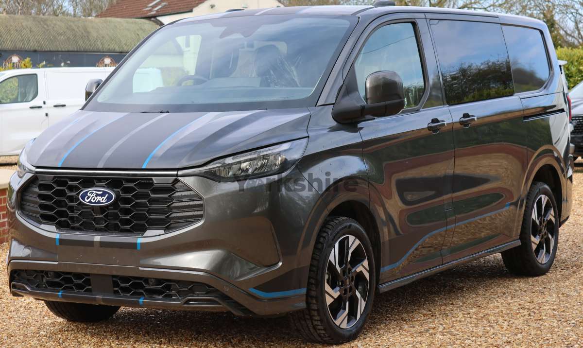 This is the Transit 320 Custom L1H1 DCiV Sport Hybrid vehicle.