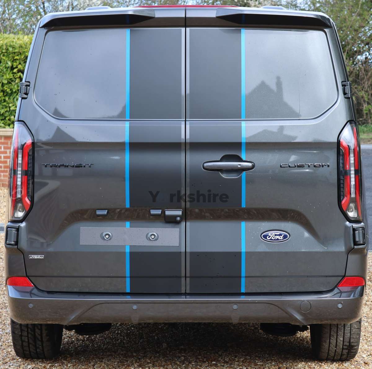 This is the Transit 320 Custom L1H1 DCiV Sport Hybrid vehicle.