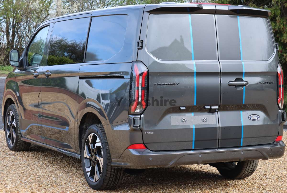 This is the Transit 320 Custom L1H1 DCiV Sport Hybrid vehicle.