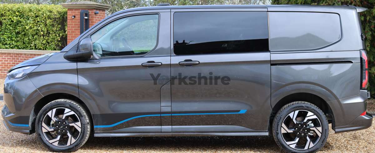 This is the Transit 320 Custom L1H1 DCiV Sport Hybrid vehicle.