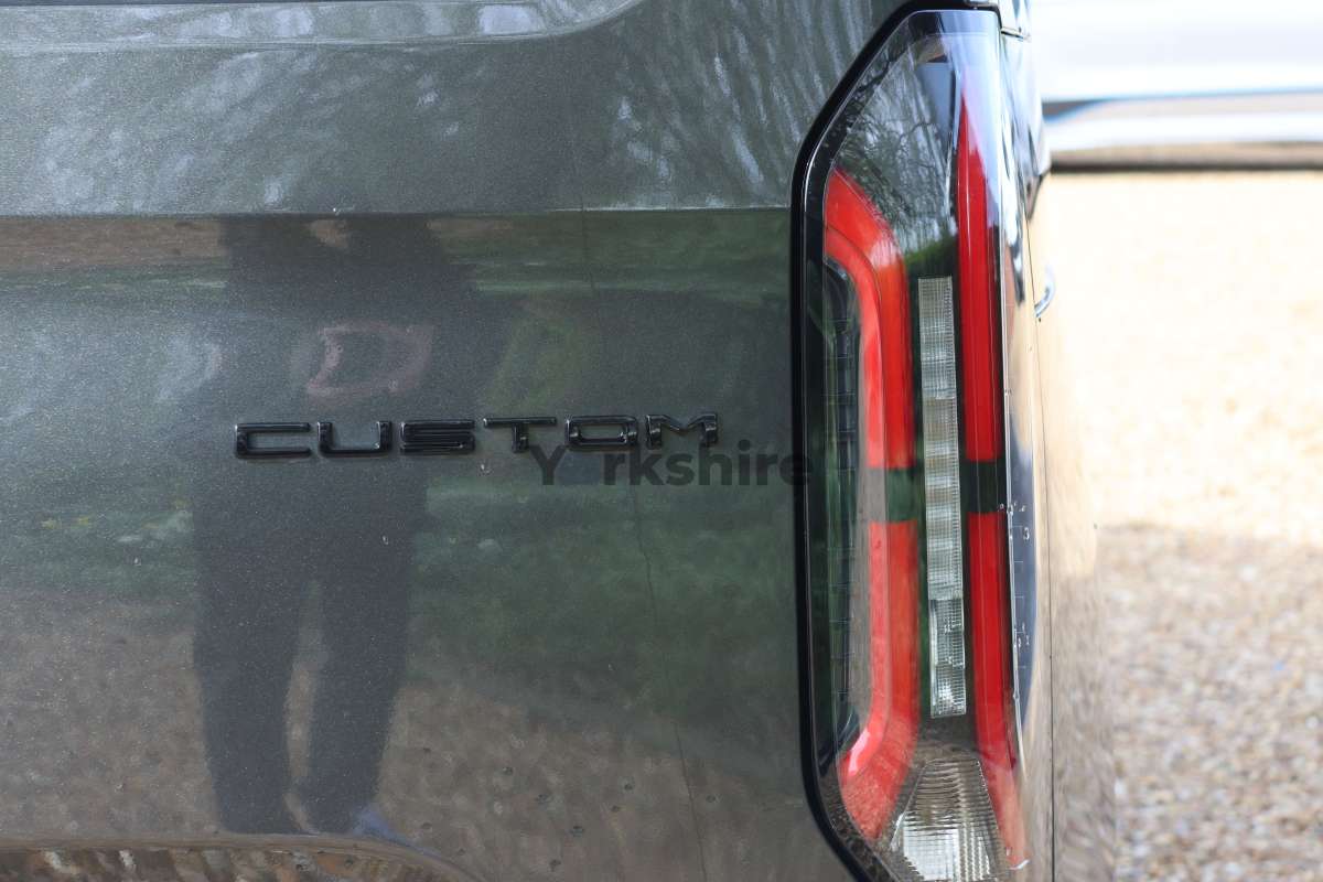 This is the Transit 320 Custom L1H1 DCiV Sport Hybrid vehicle.