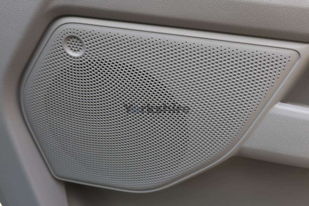 This is the Transit 320 Custom L1H1 DCiV Sport Hybrid vehicle.