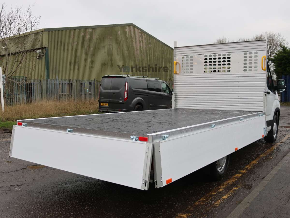 This is the Deliver 9 4.2m Dropside vehicle.