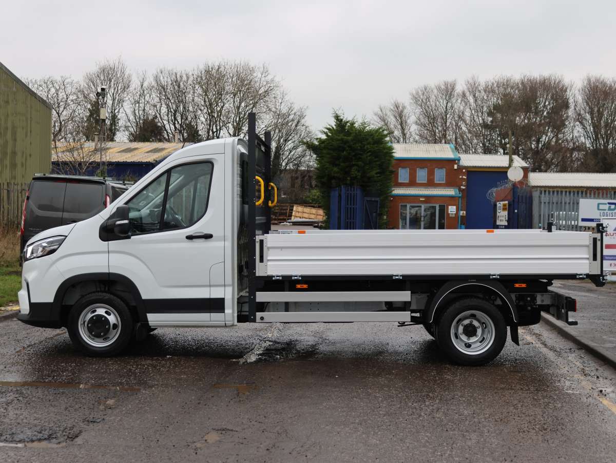 This is the Deliver 9 DRW Tipper vehicle.