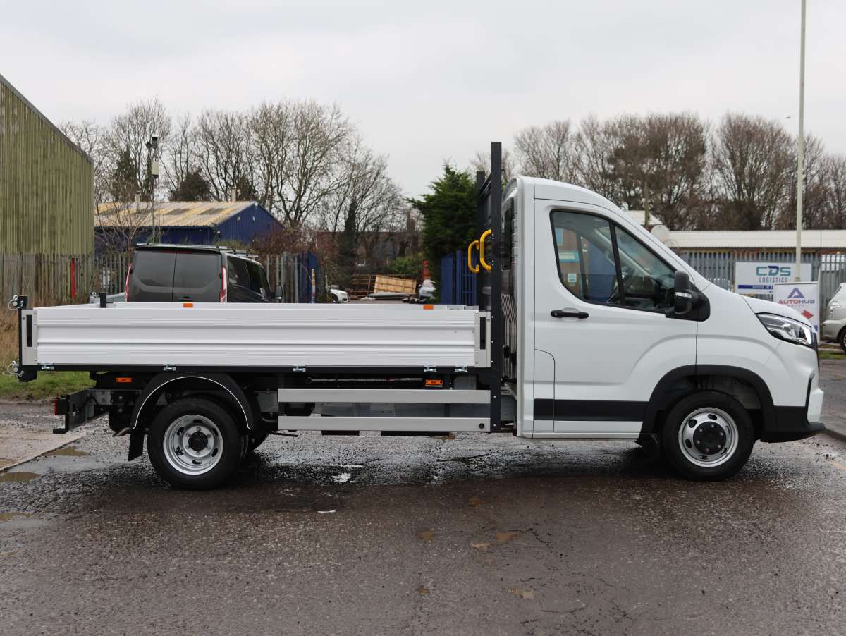 This is the Deliver 9 DRW Tipper vehicle.