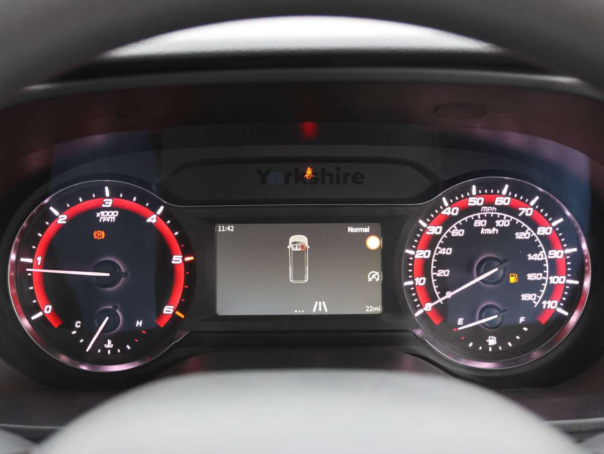 This is the Deliver 9 DRW Tipper vehicle.