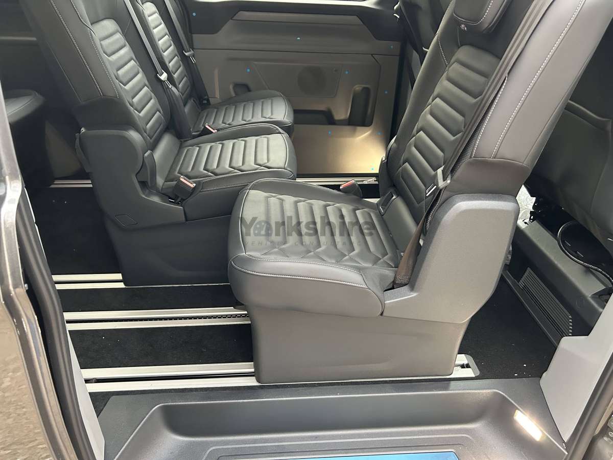 This is the Tourneo Custom 8-Seater Automatic vehicle.