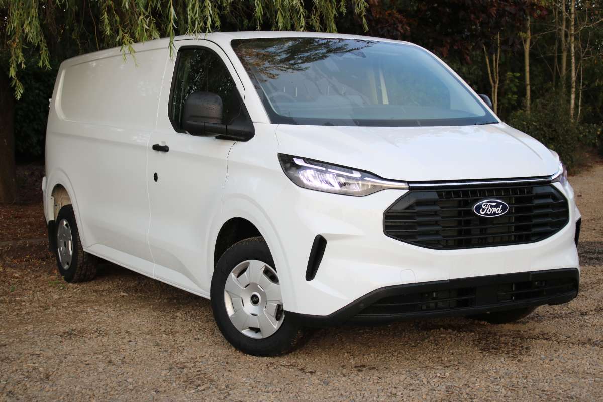 This is the Transit Custom LWB Trend Auto vehicle.