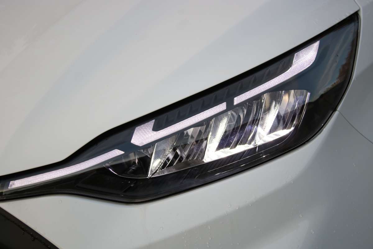 This is the Transit Custom LWB Trend Auto vehicle.