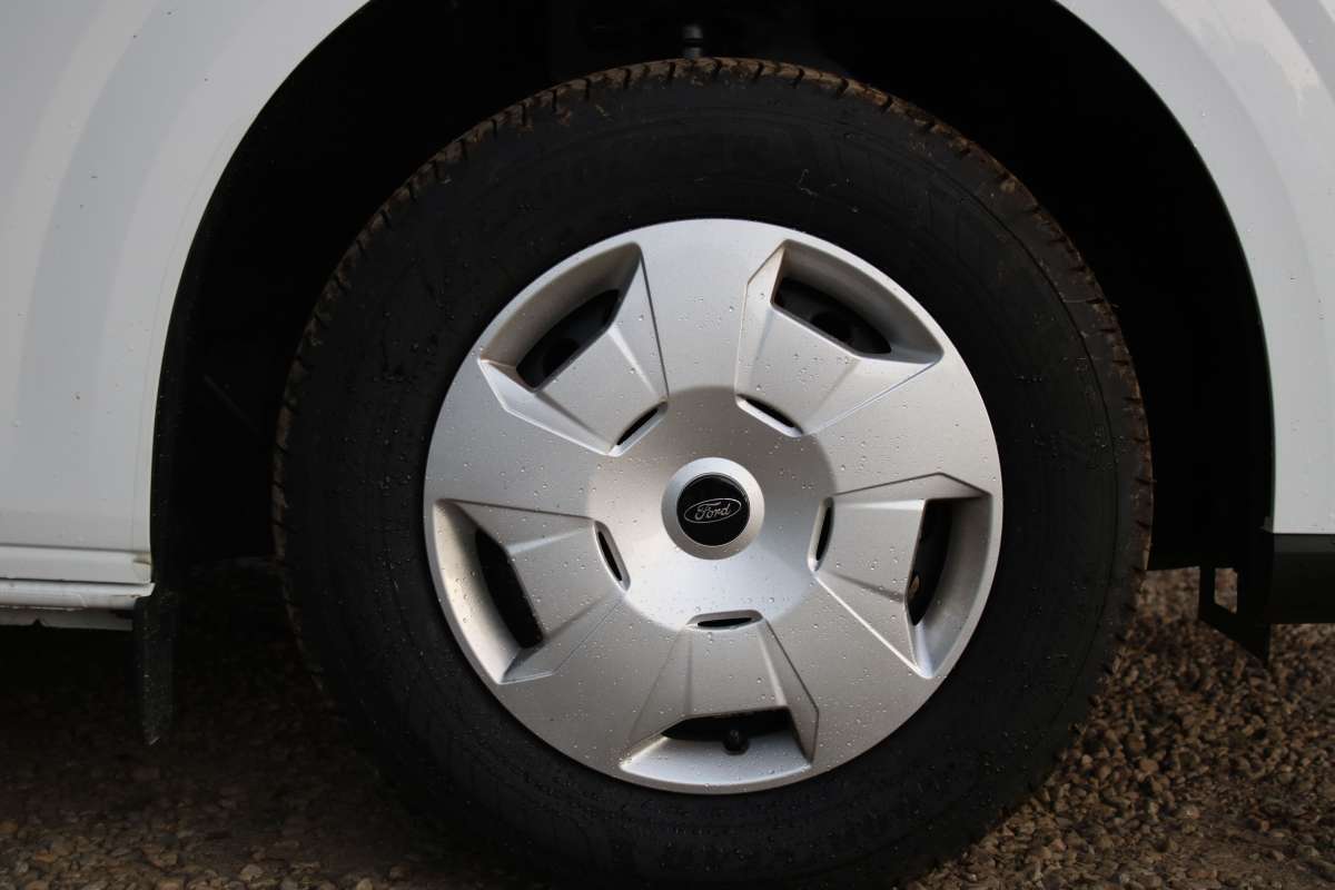This is the Transit Custom LWB Trend Auto vehicle.