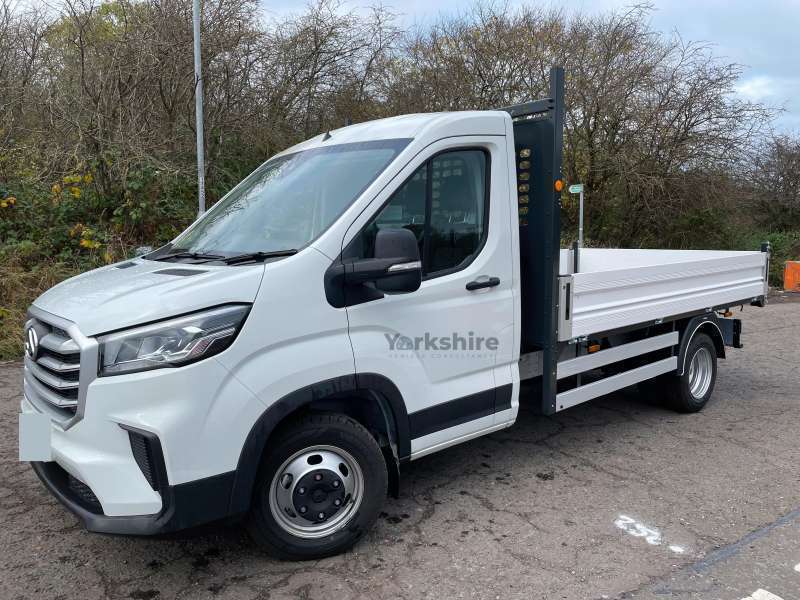 This is the Deliver 9 DRW Tipper vehicle.