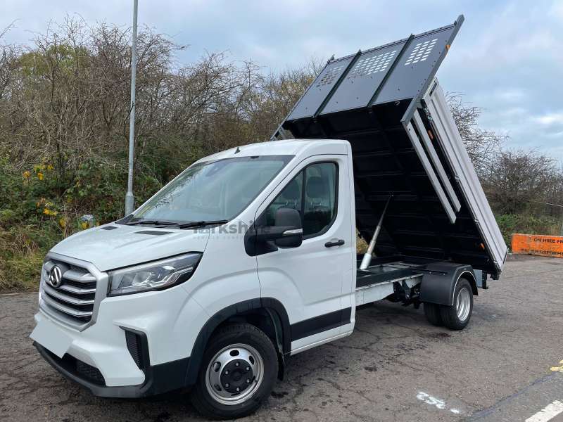 This is the Deliver 9 DRW Tipper vehicle.